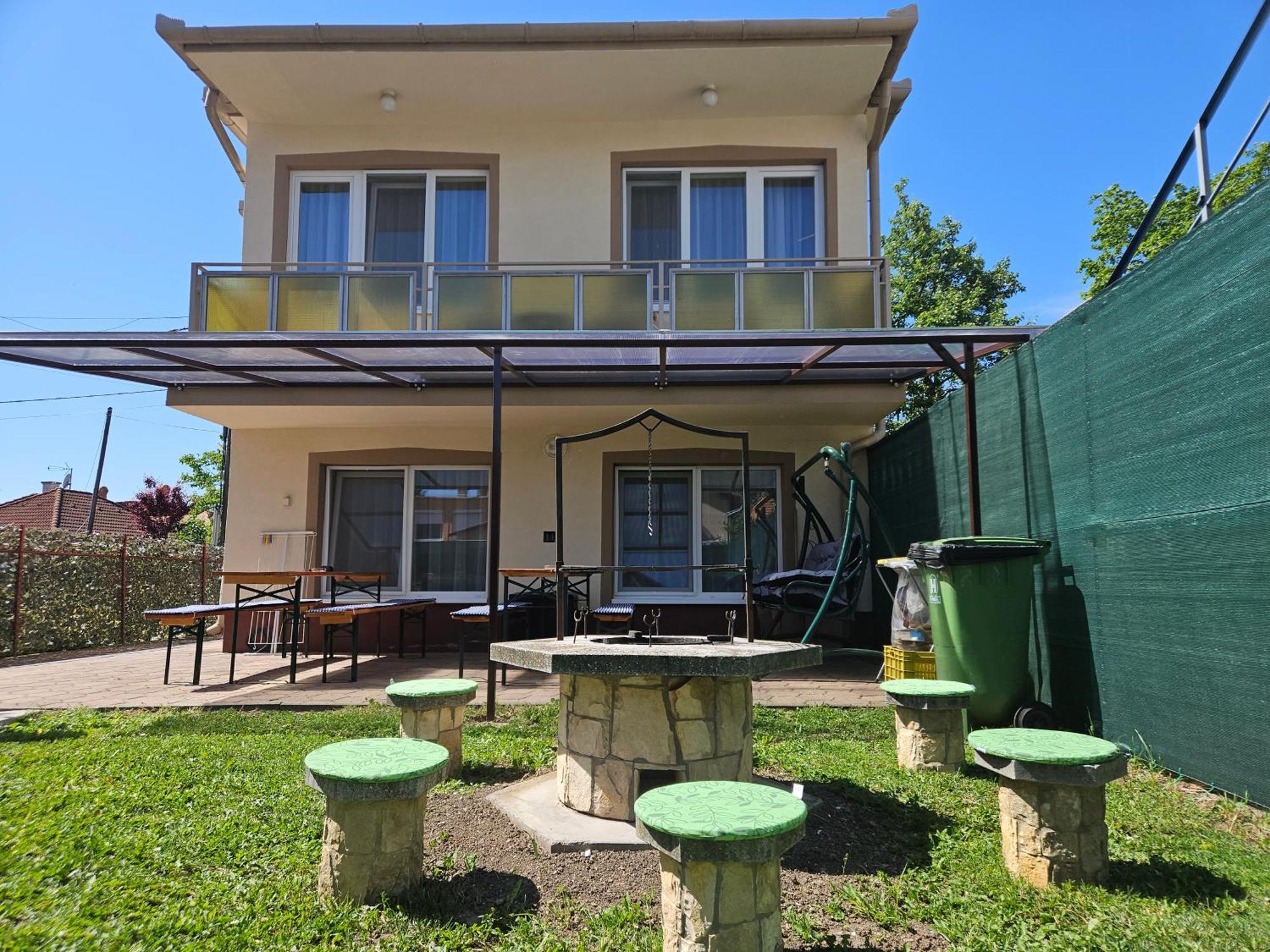 Ada 2 Apartmanhaz Hajduszoboszlo Exterior photo